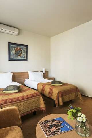 Отель BEST BALTIC Kaunas Каунас Трехместный номер-1